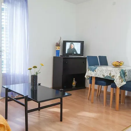 Ivica Krzanic 3* Podgora (Split-Dalmatia)